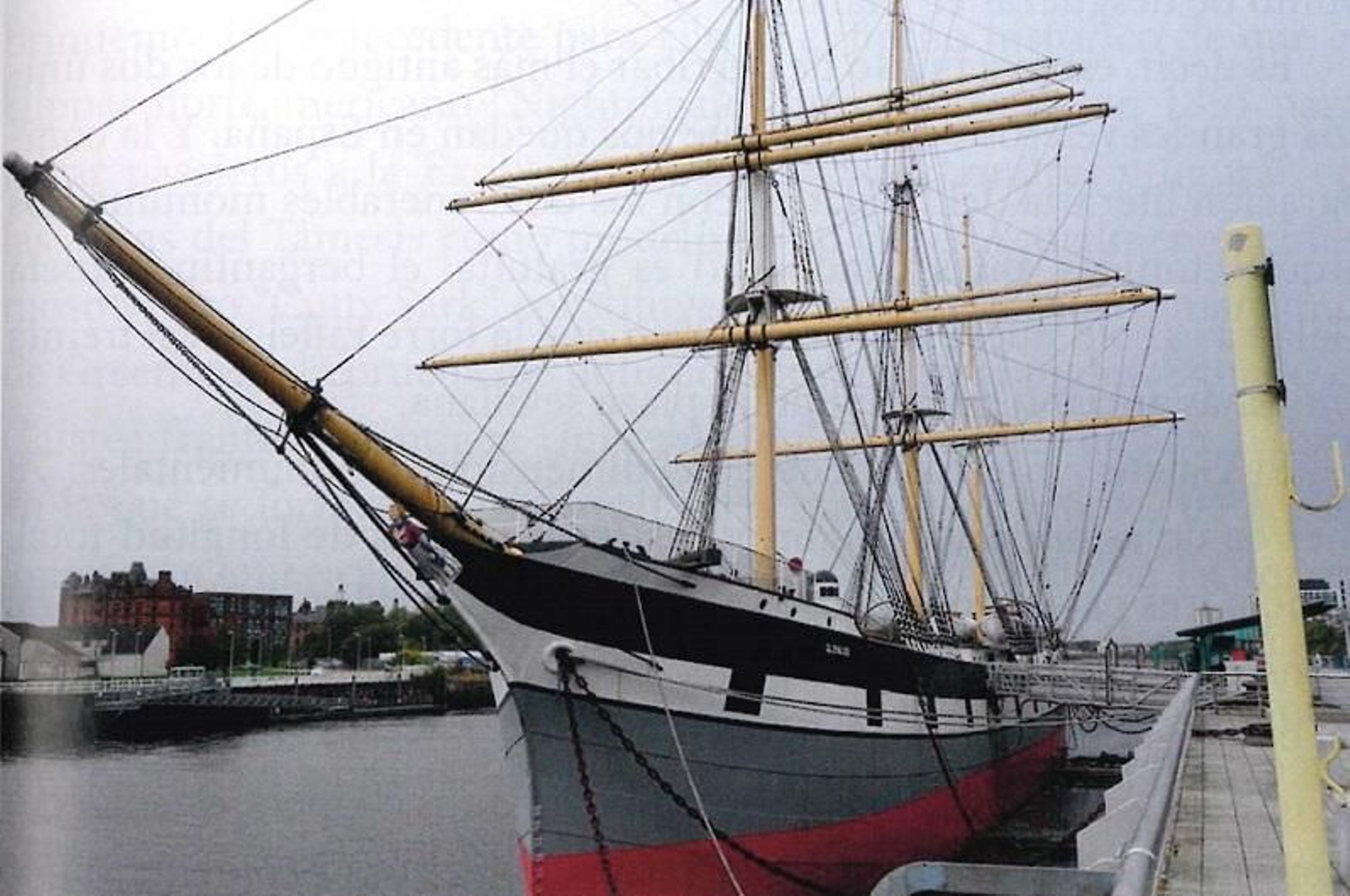 El Galatea atracado en Glasgow.