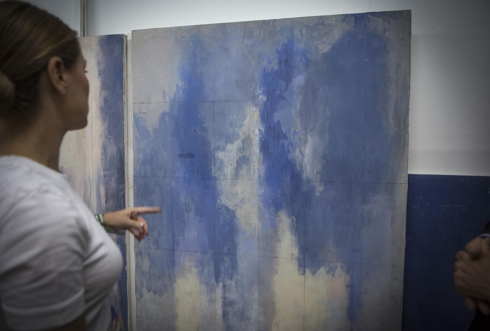 El CAAC incorpora a su colección ocho obras de la artista Carmen Laffón