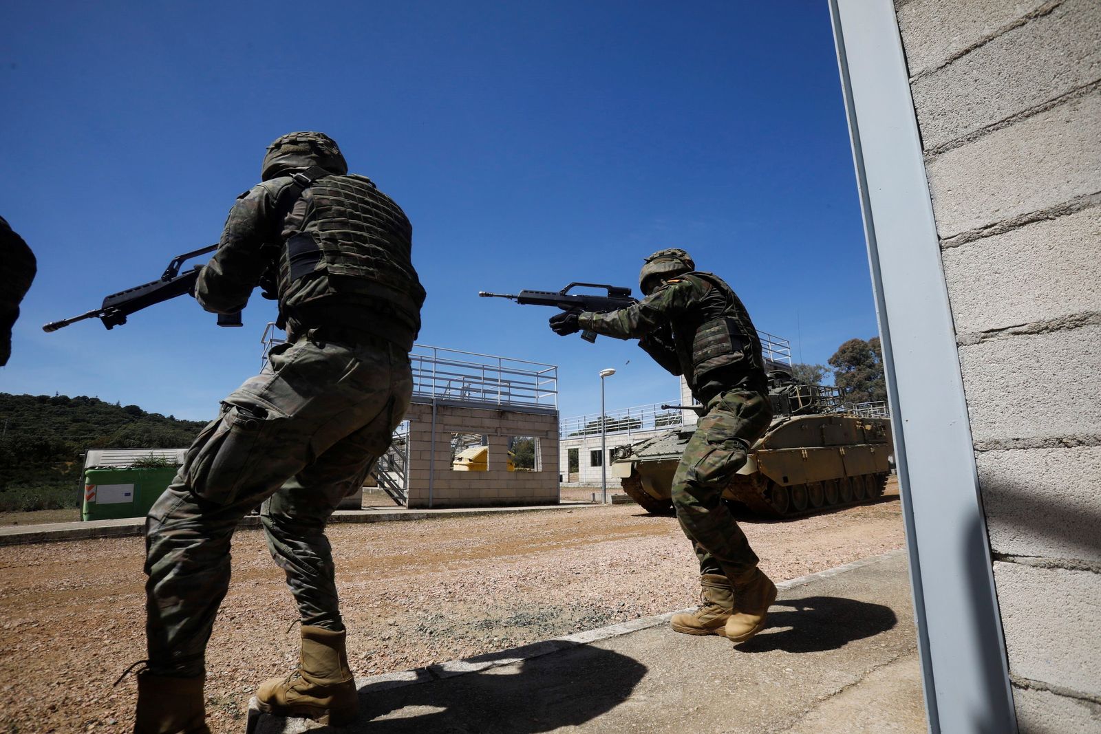 El combate en zona urbanizada en Cerro Muriano, en imágenes