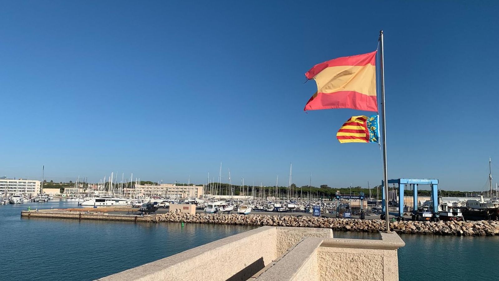 Puerto Sherry se suma a la solidaridad con Valencia.