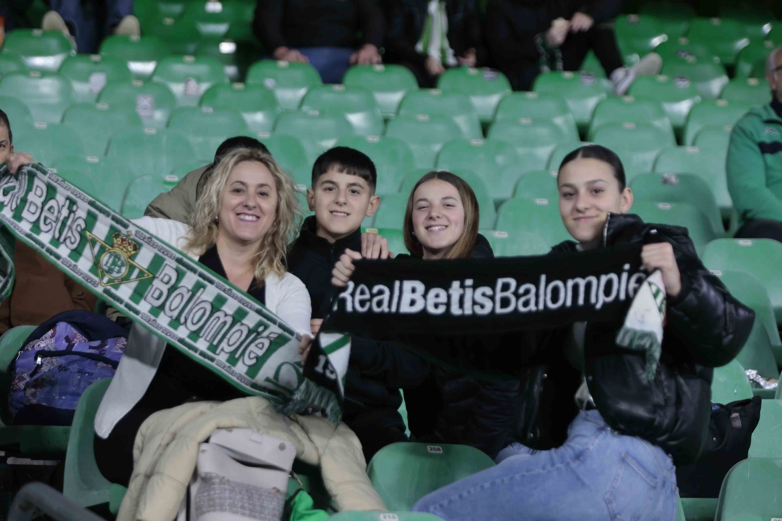 Búscate en las gradas del Villamarín