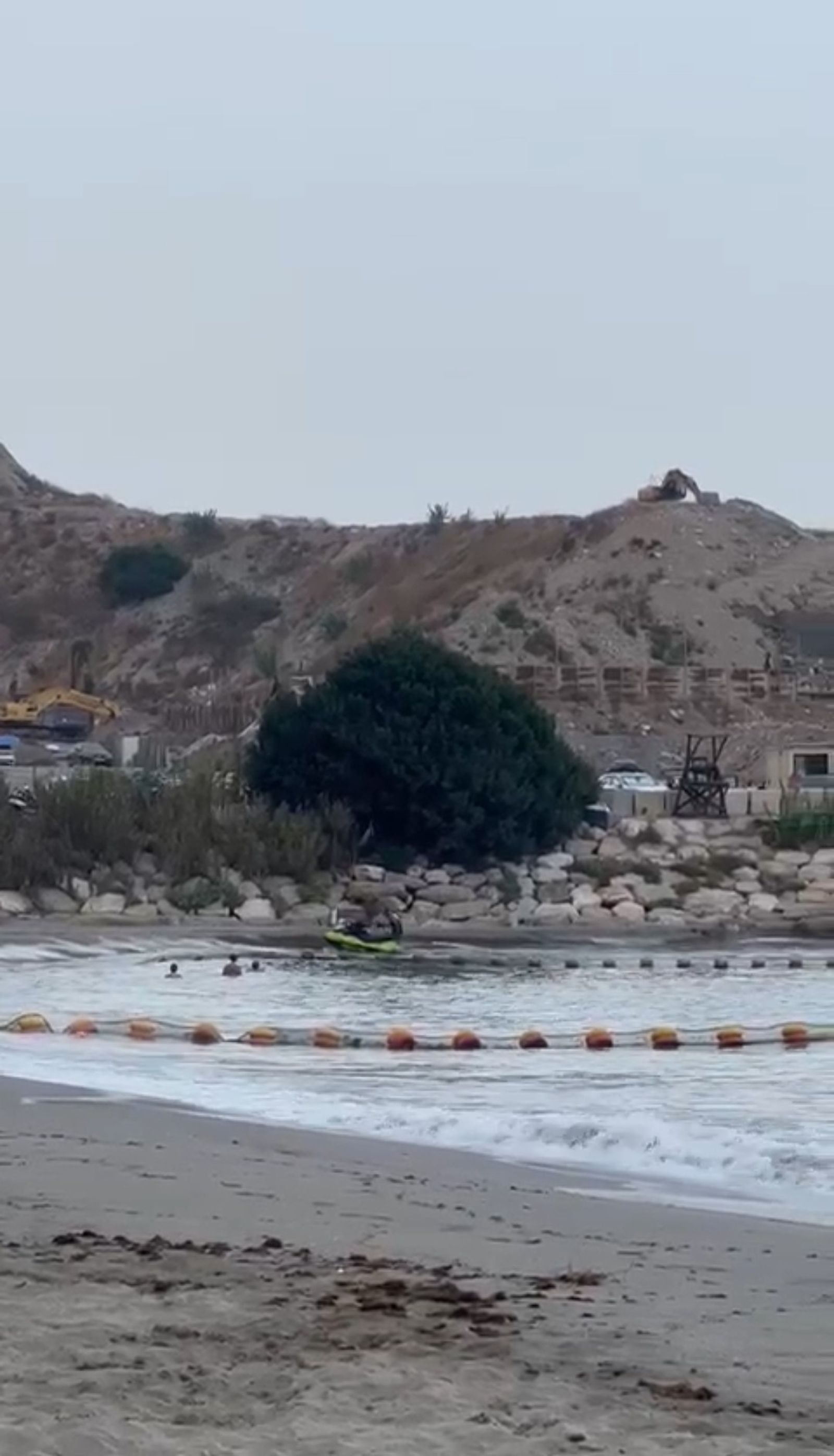 Llegada de la embarcación a Catalan Bay.