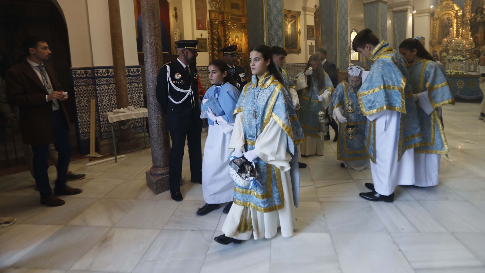 Las fotos de la procesión de la Inmaculada Concepción por las calles de la Línea