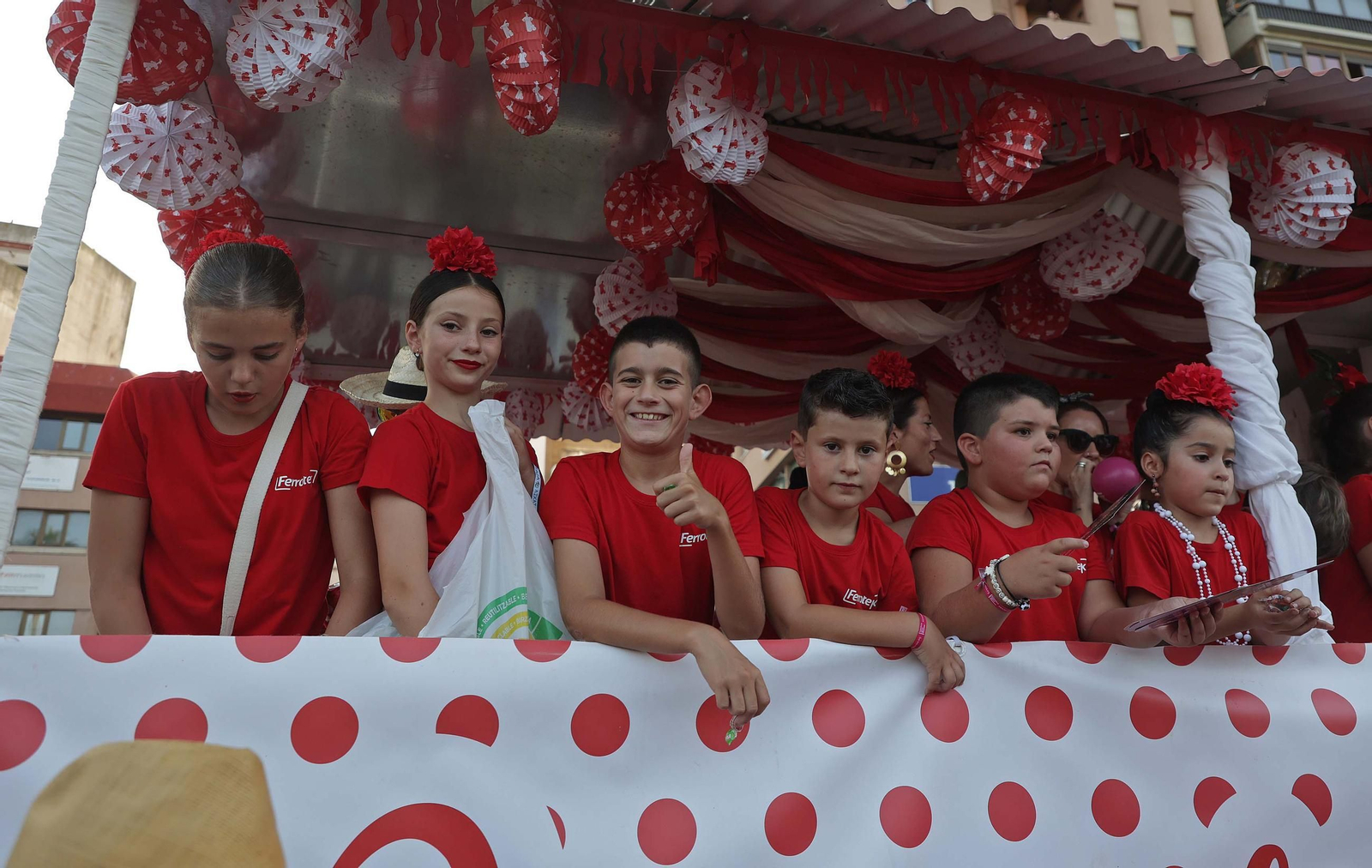 Búscate en las fotos de la cabalgata de la Feria Real de Algeciras 2025