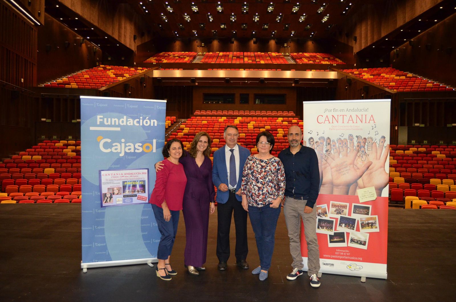 Presentación del proyecto musical de Cantania con sus responsables y organizadores.