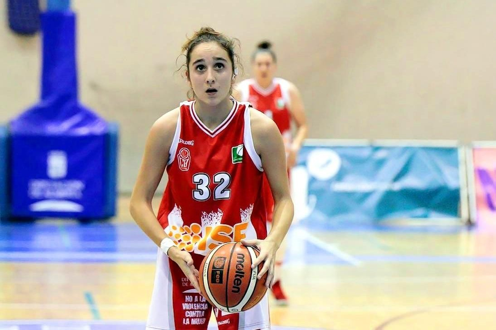 Conchi Satorre, en la línea de tiros libres.