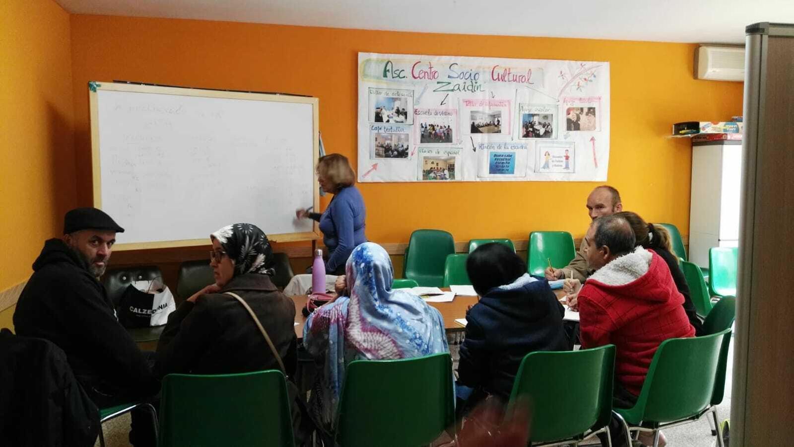 Una de las clases de español impartidas en el centro del Zaidín