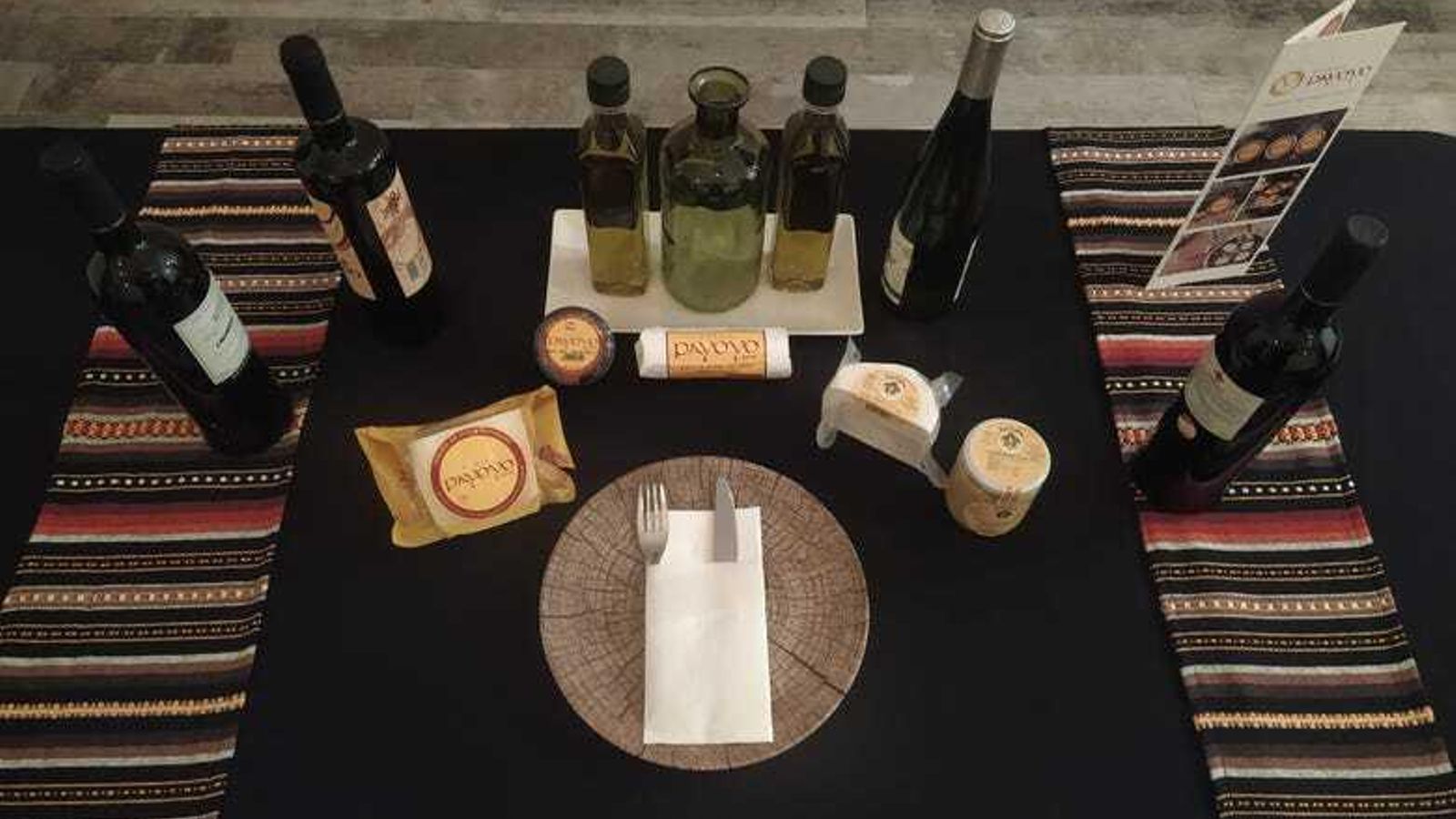 Degustacion de quesos y vinos.