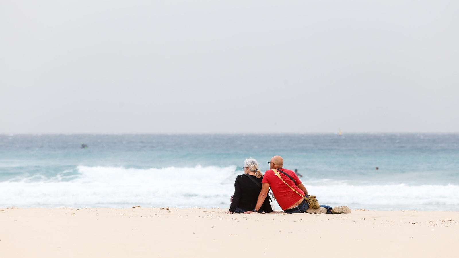 Un día de levante en Tarifa, en imágenes