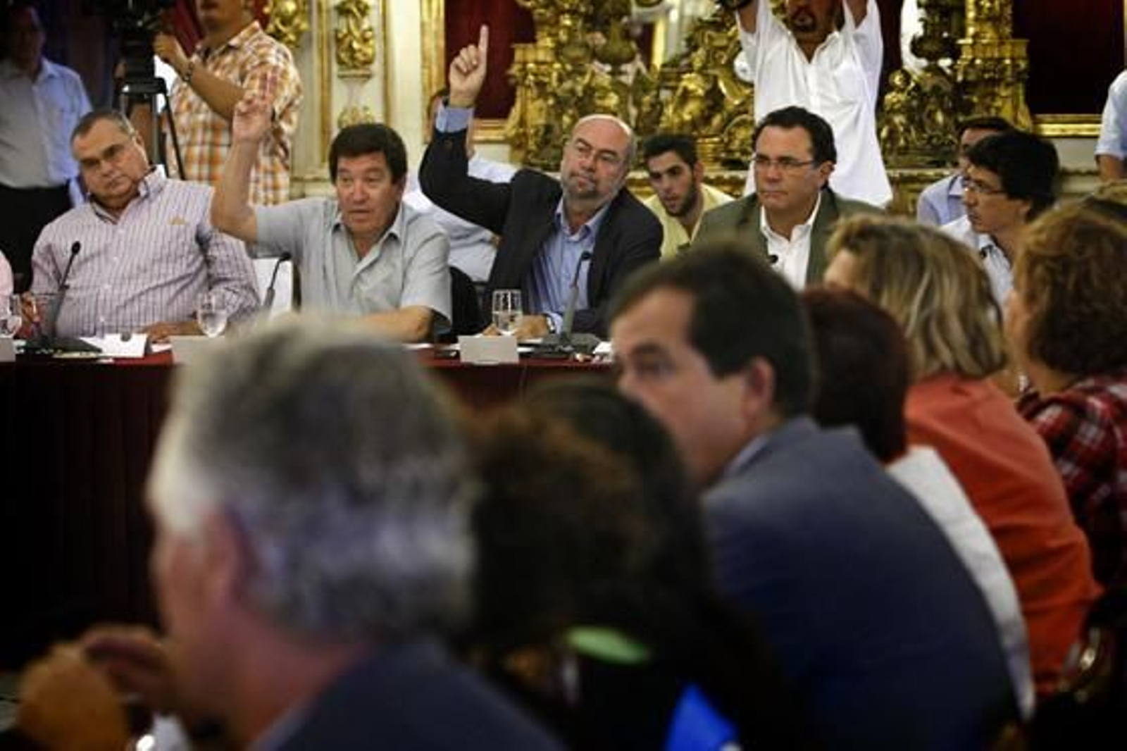 IU vota en contra de las cuentas generales de 2009 en el pleno de Diputación. 

Foto: Julio Gonzalez