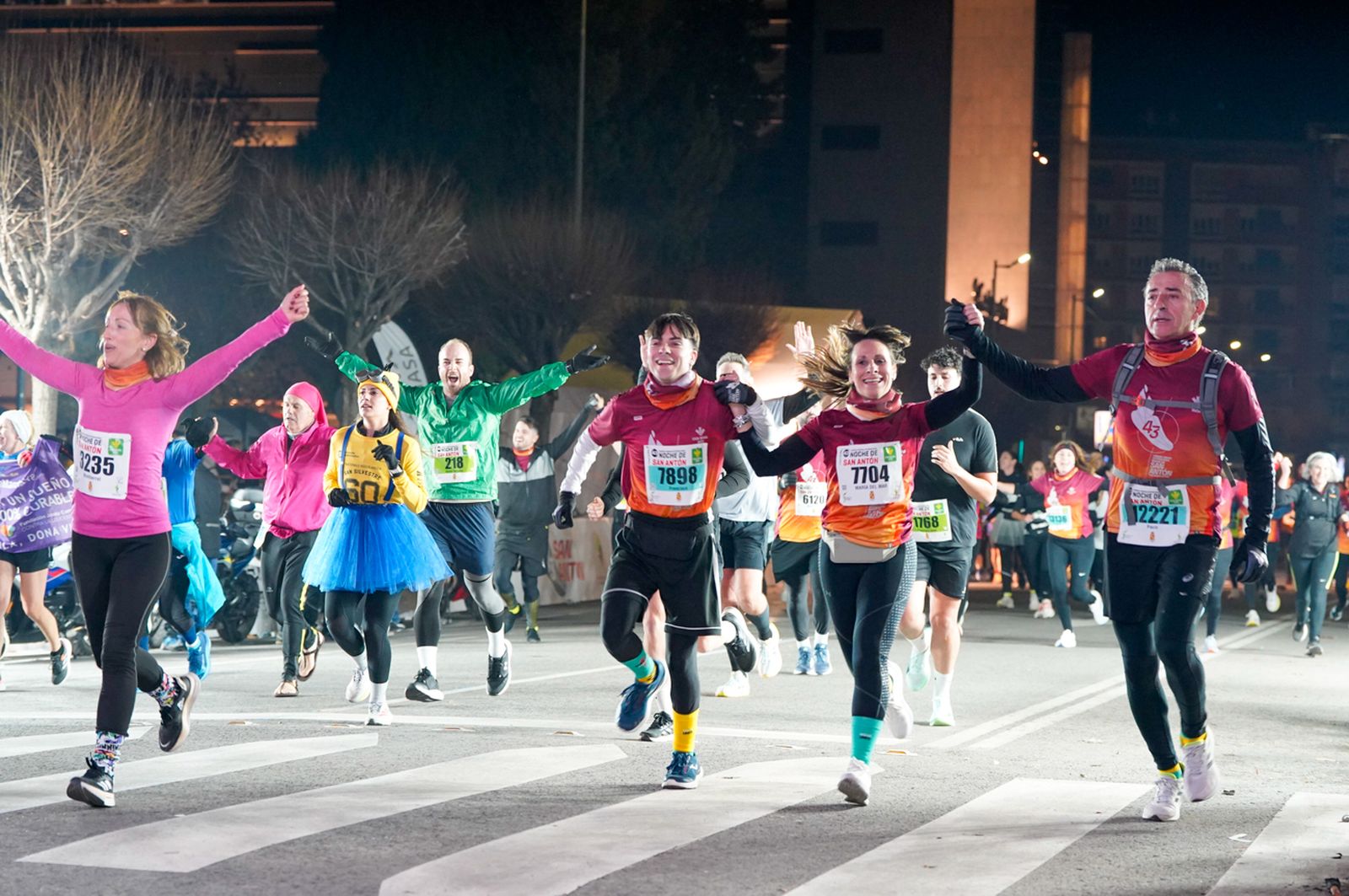 En imágenes: búscate en tu llegada a meta de la Carrera de San Antón 2026 (21)