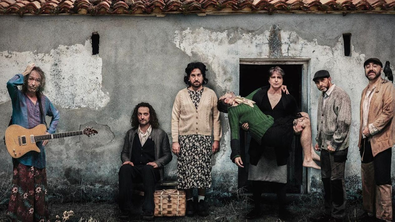 'Ni santos ni inocentes' hace un guiño a la película española dirigida por Mario Camus.