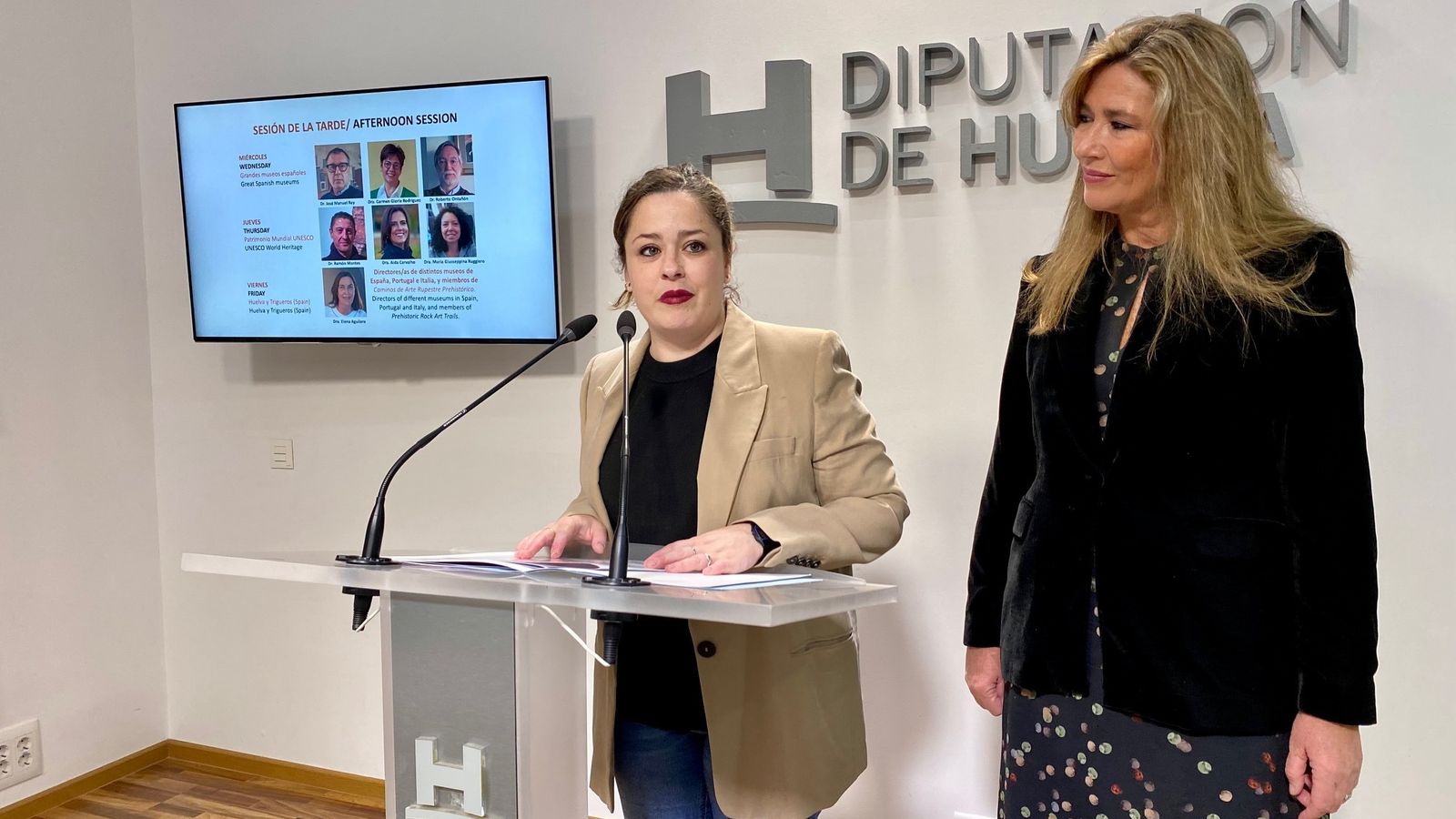 Irene Montiel, teniente de alcalde y concejala de Cultura y Turismo en el Ayuntamiento de Trigueros en la presentación de esta mañana