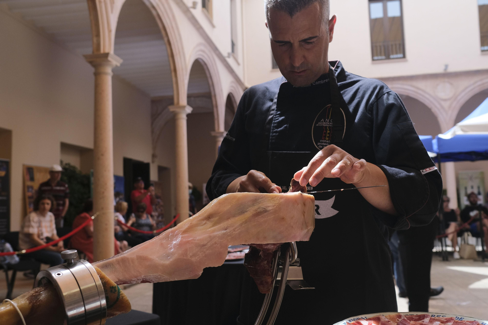 Concurso nacional de cortadores de jamón de Ronda, en fotos.
