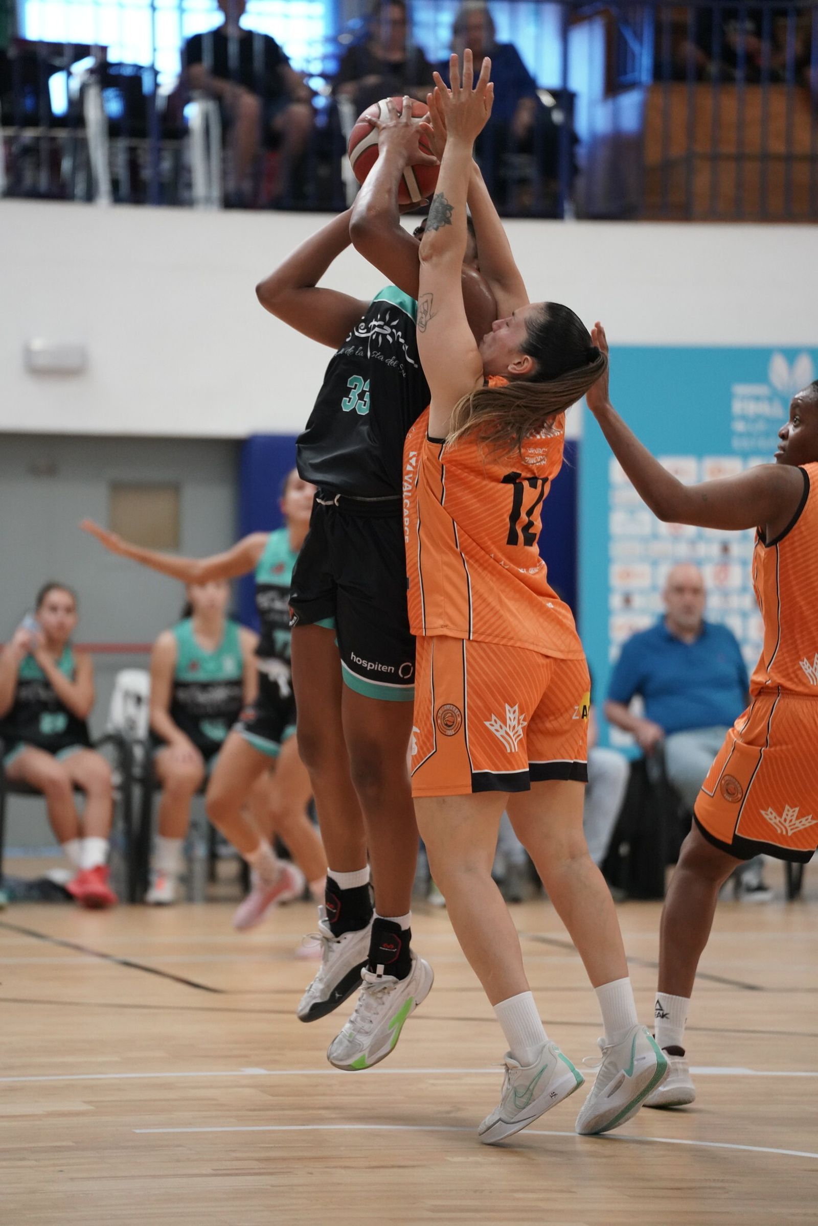 Ambientazo en Estepona para la Final Four de ascenso a Liga Femenina