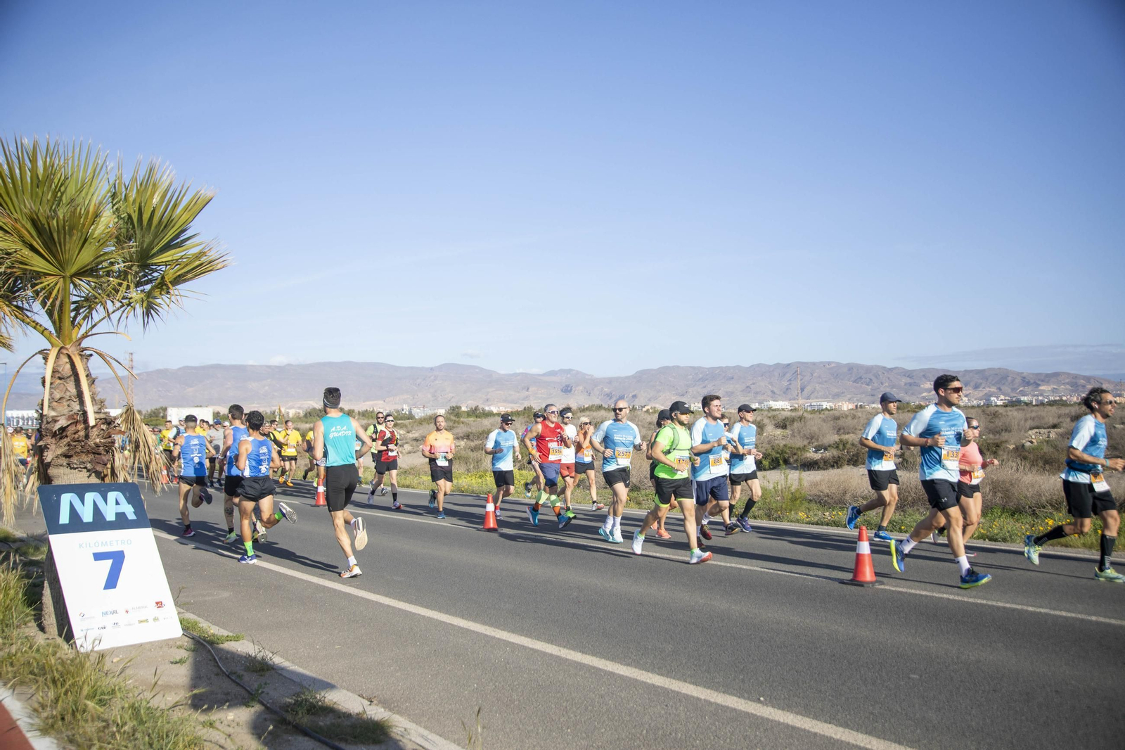 El Medio Maratón de Almería 2025, en imágenes
