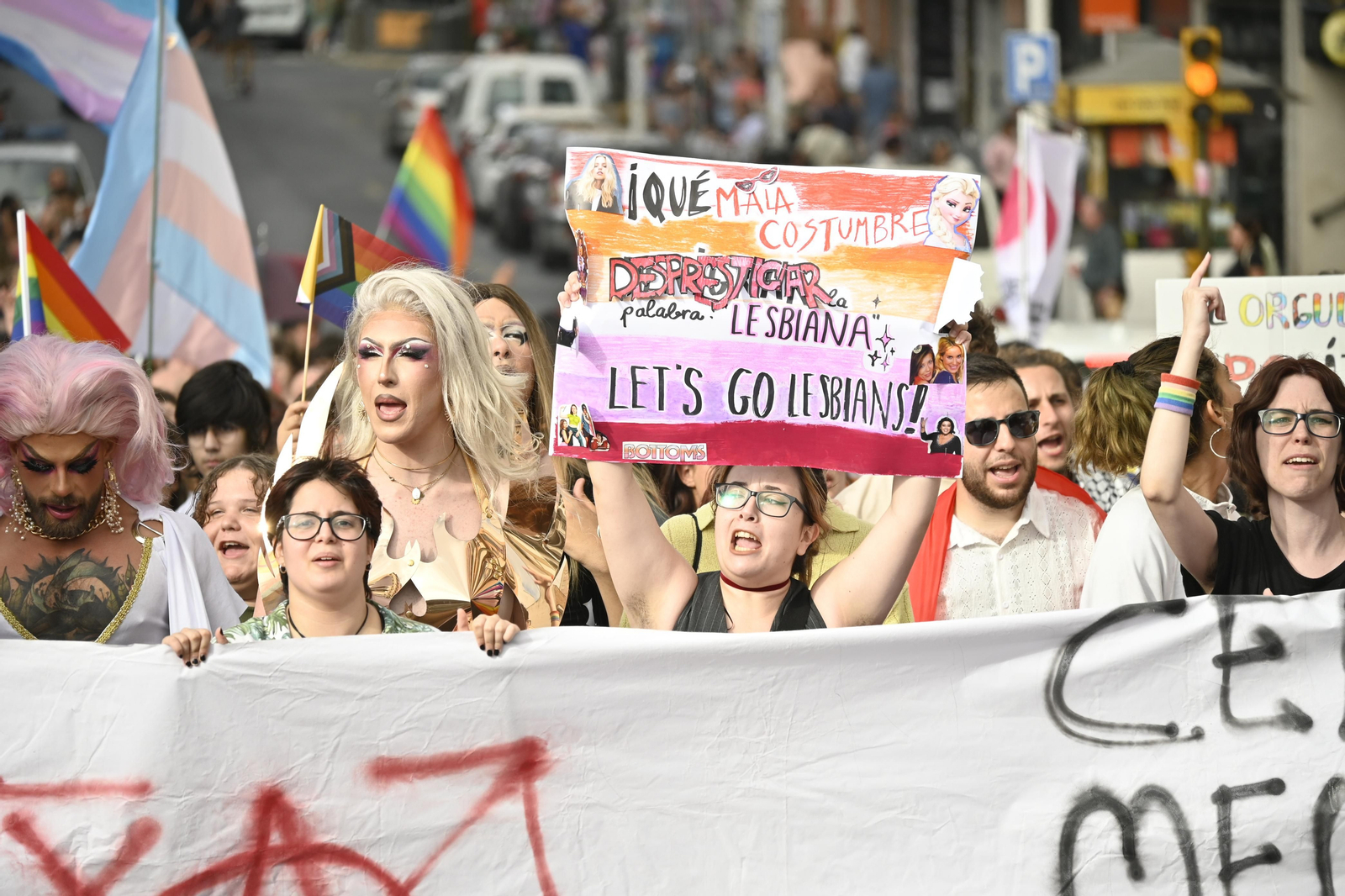 Las mejores imágenes de la manifestacióndel del Orgullo LGTBI en Huelva
