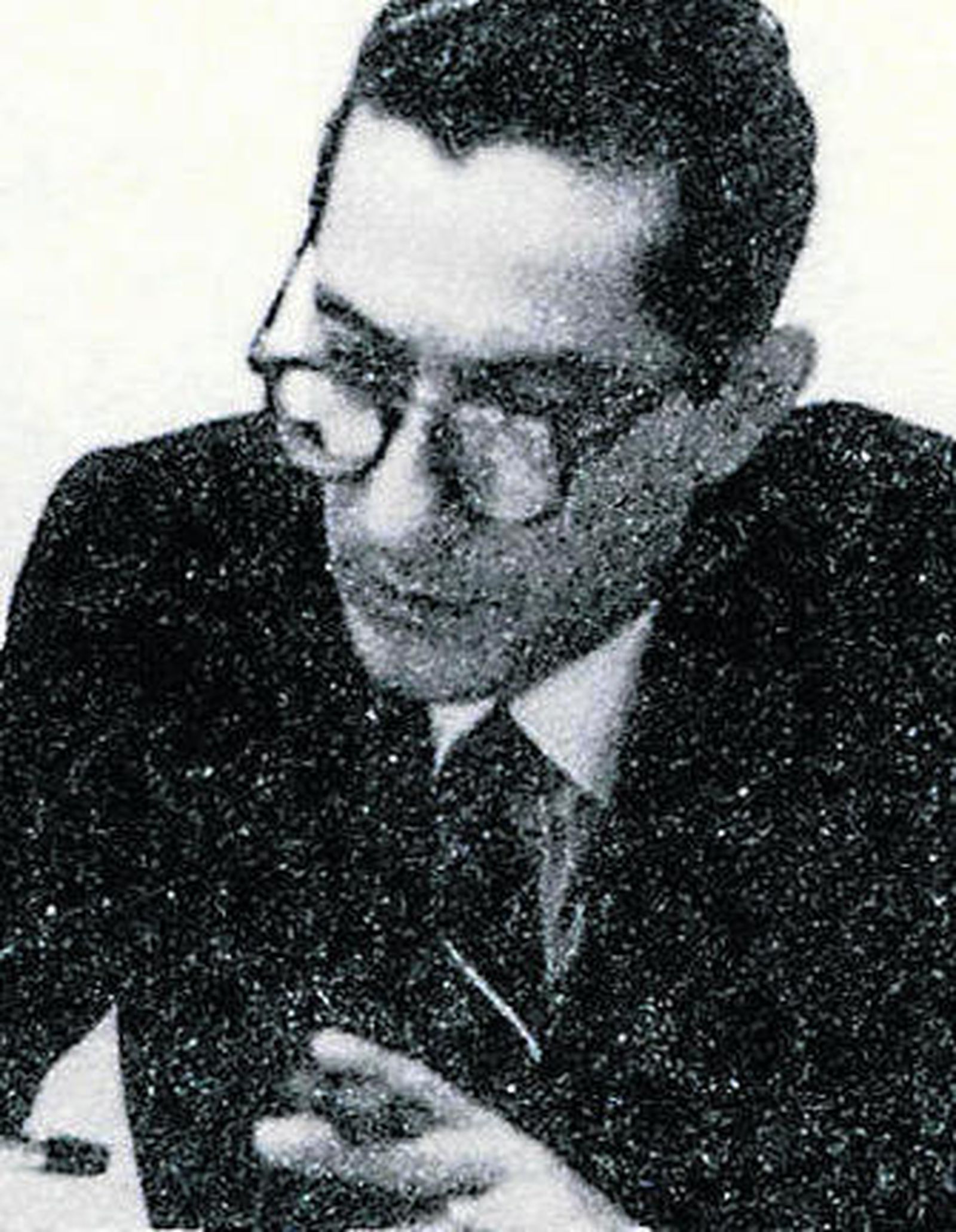 Luis Rosales.