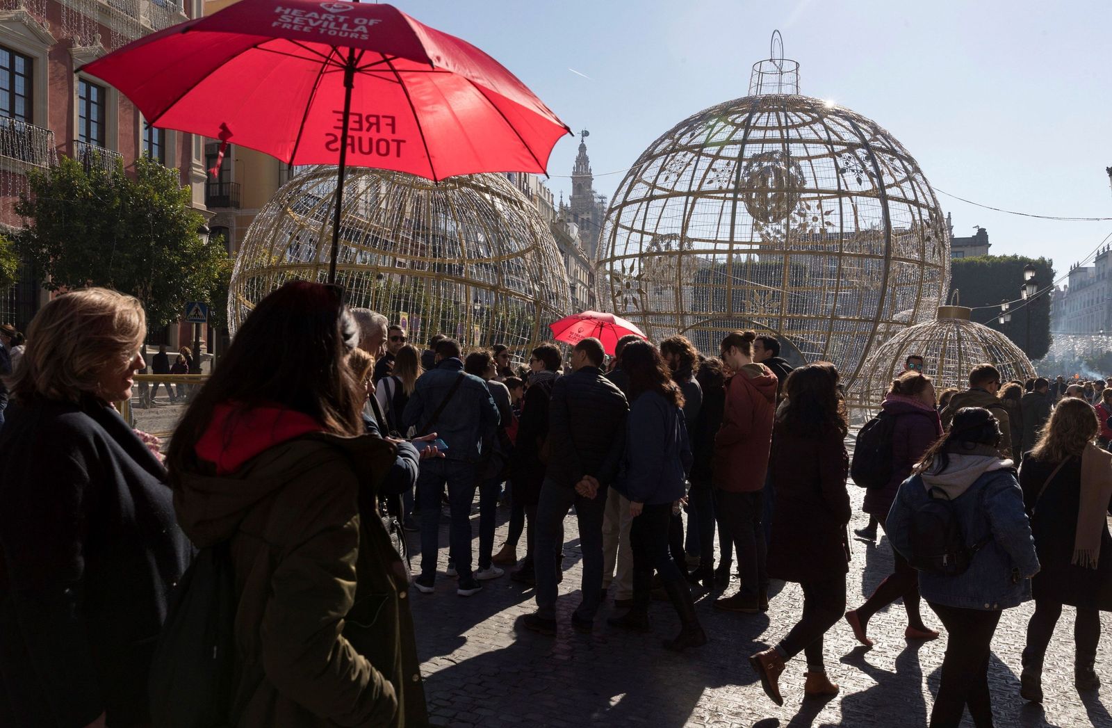 Turistas durante las pasadas fiestas navideñas en la Plaza de San Francisco.