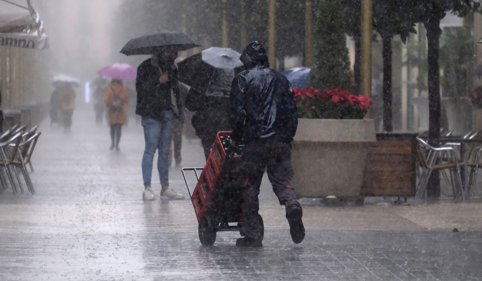 Las imágenes de la tromba de agua que ha caído en Córdoba este viernes