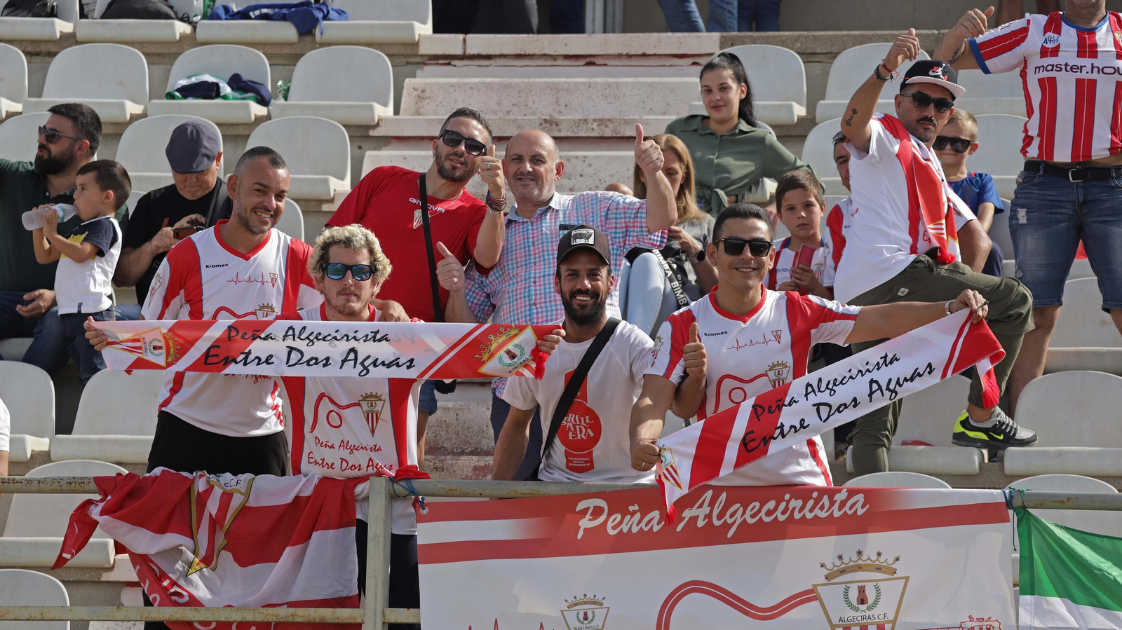 Fotos de la afición en el Nuevo Mirador