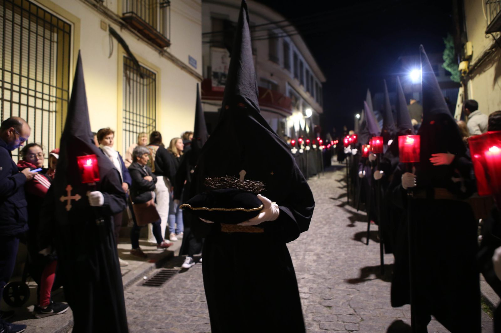 Miércoles Santo en Montilla: La procesión del Cristo del Amor, en imágenes