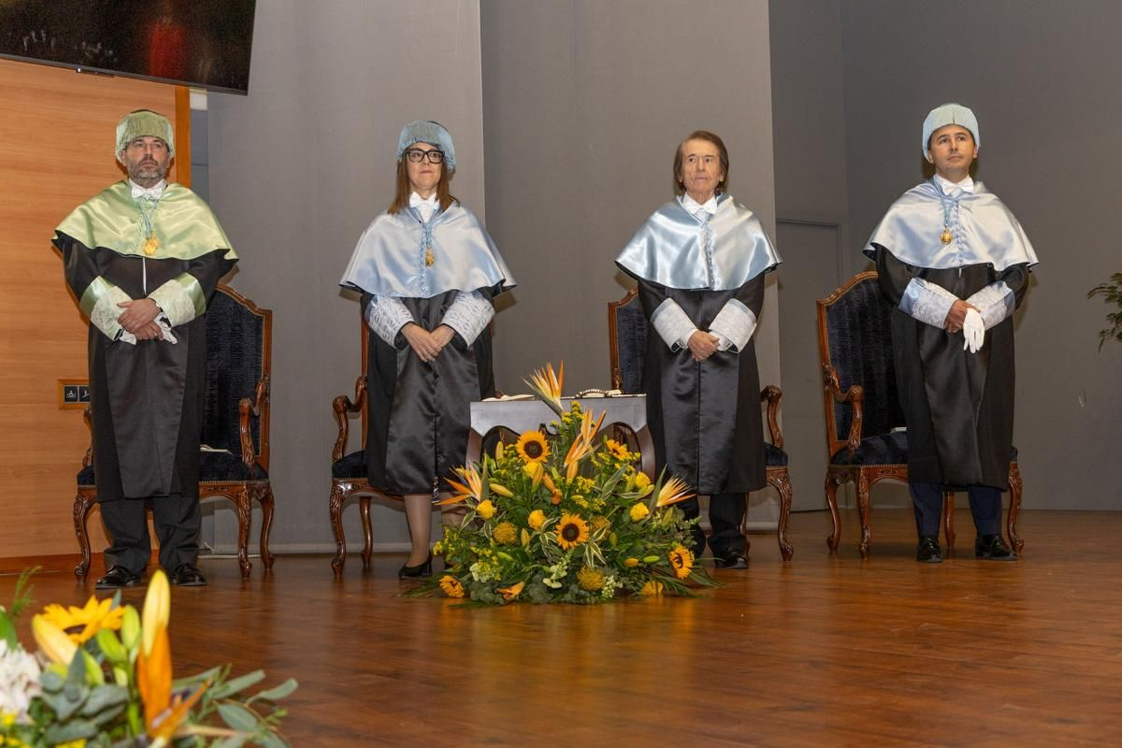 Investidura de Rafael Martos Sánchez, Raphael, como Doctor Honoris Causa por la Universidad de Jaén