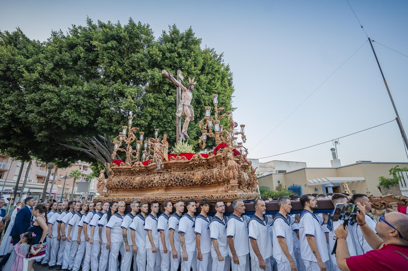 Así fue la procesión del Santísimo Cristo del Mar en el Puerto de Roquetas.