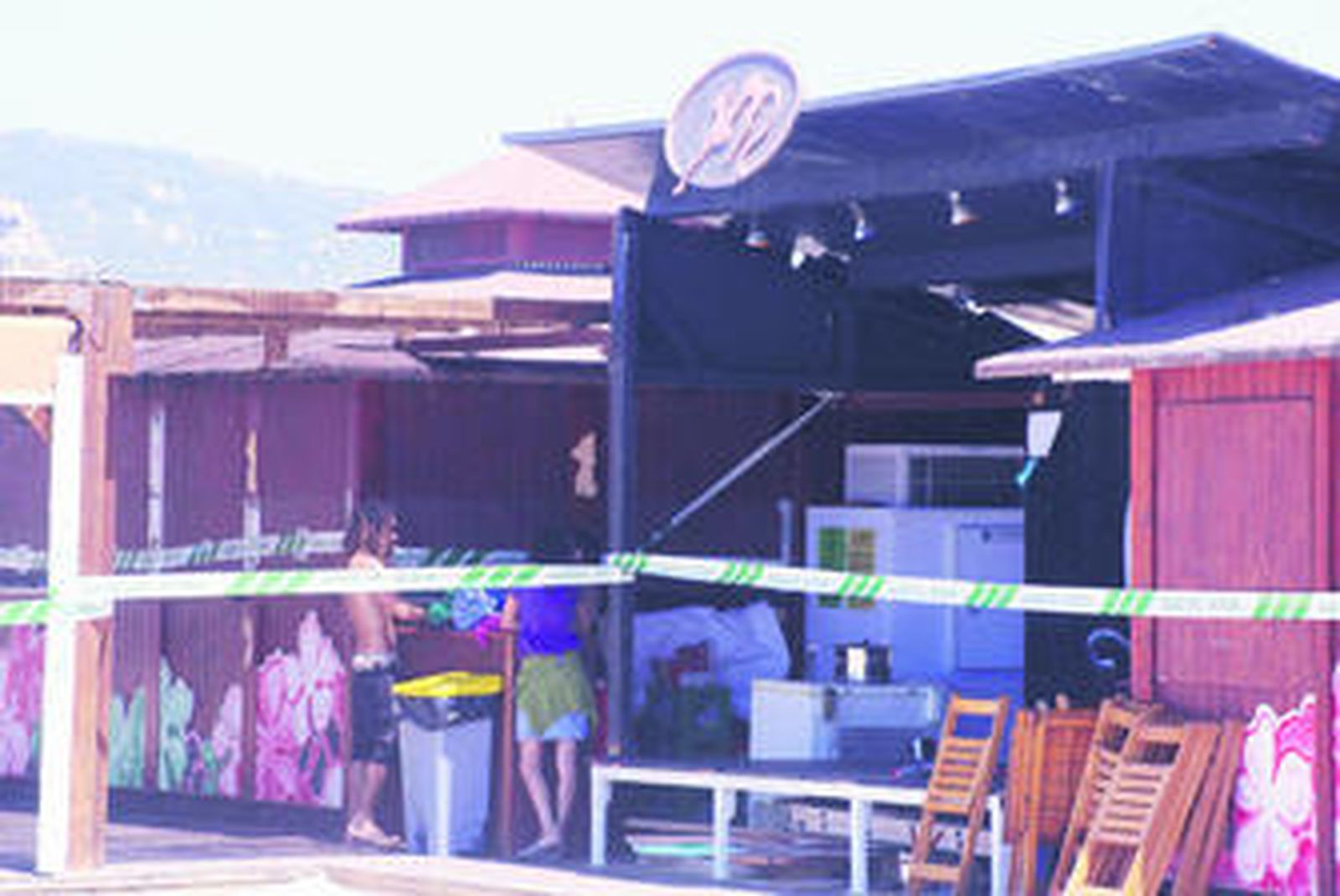 El chiringuito La Gata, con el precinto que le puso el pasado 17 de julio la Guardia Civil.