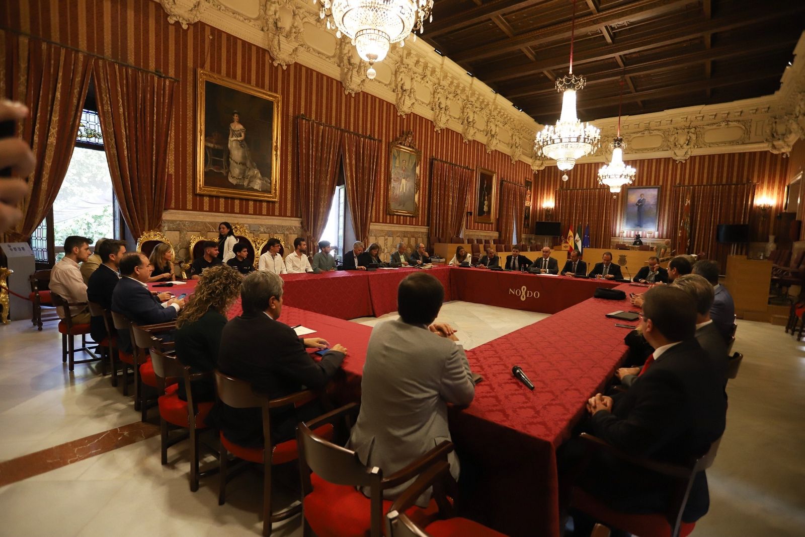 Primera reunión para preparar la candidatura de Sevilla como sede de la Agencia Espacial Española.