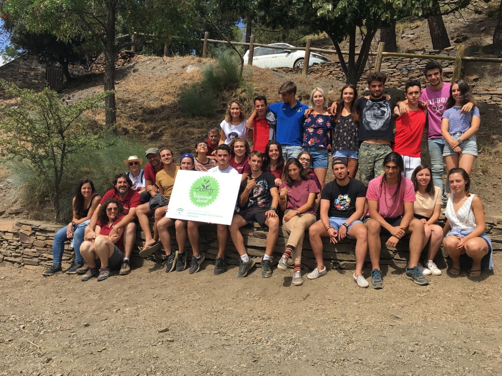 Foto del campo de voluntariado juvenil de Ubeire de ediciones anteriores.