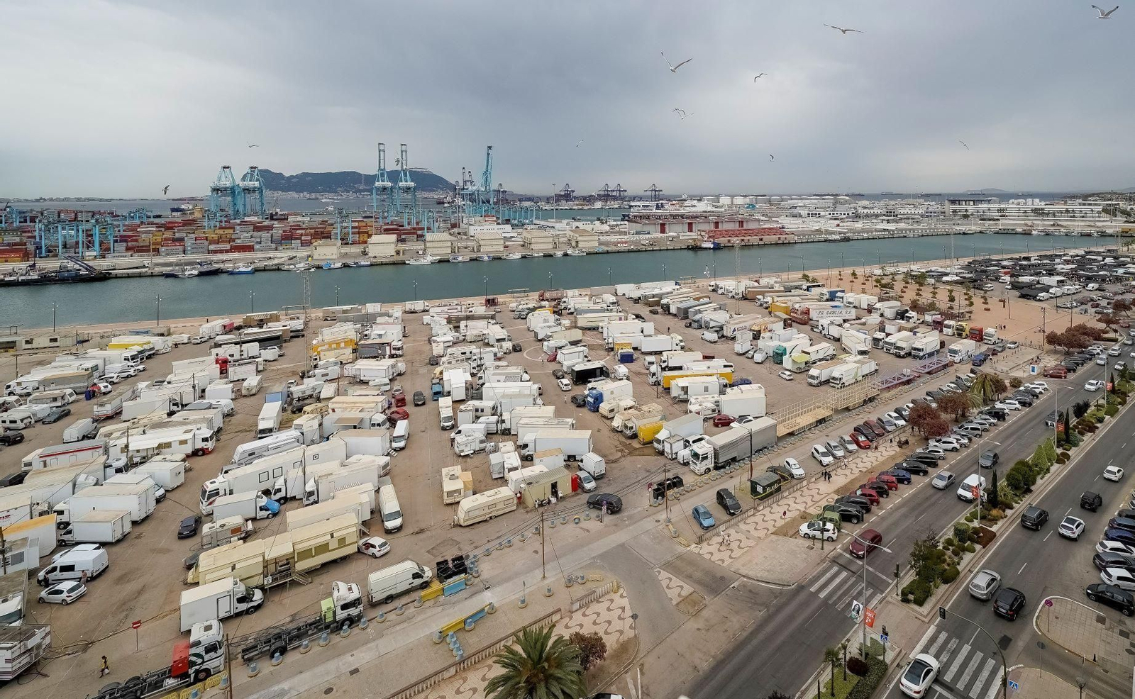La zona de feriantes del Llano Amarillo de Algeciras.