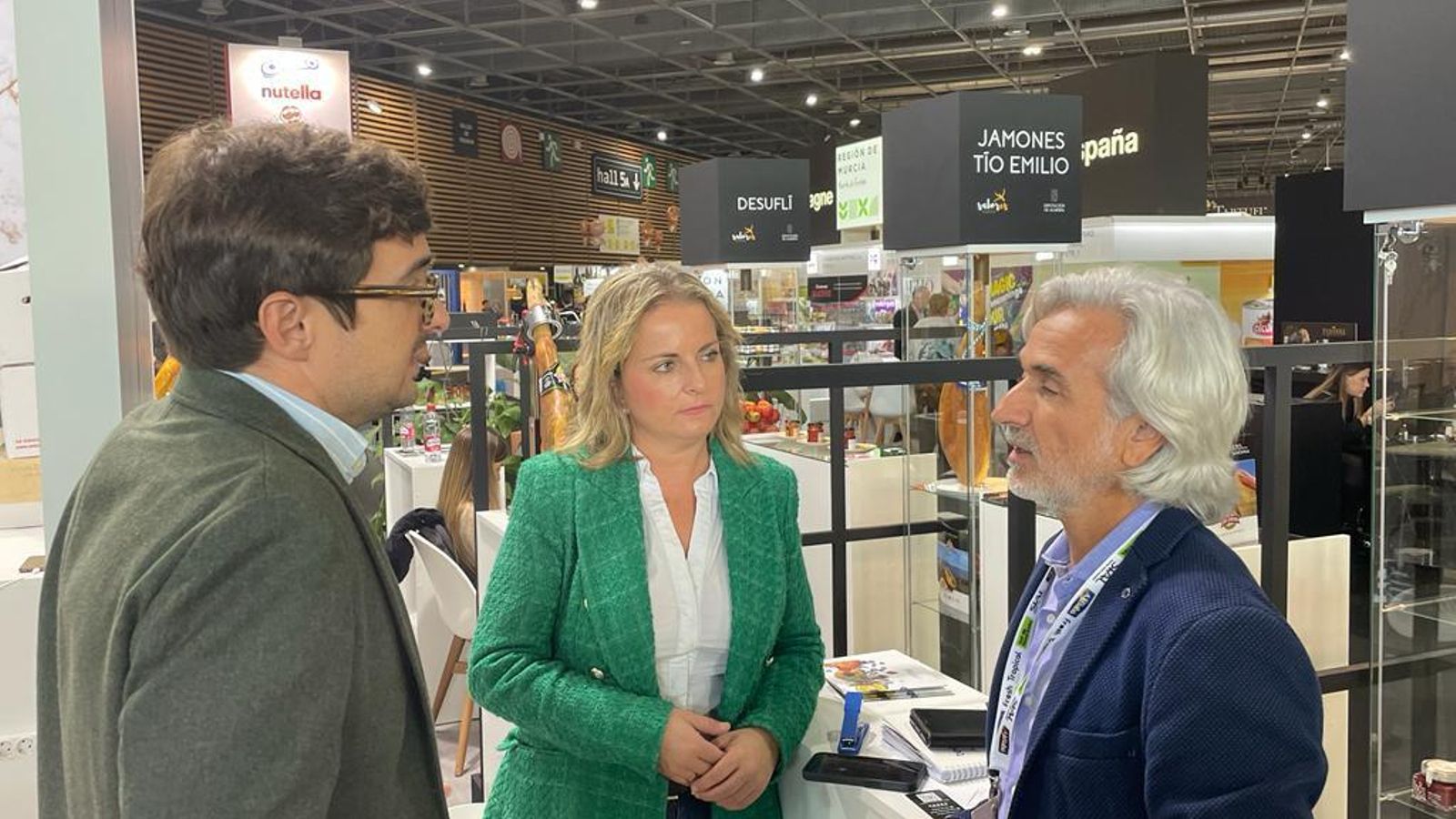 La diputada, visitando diferentes marcas almerienses.