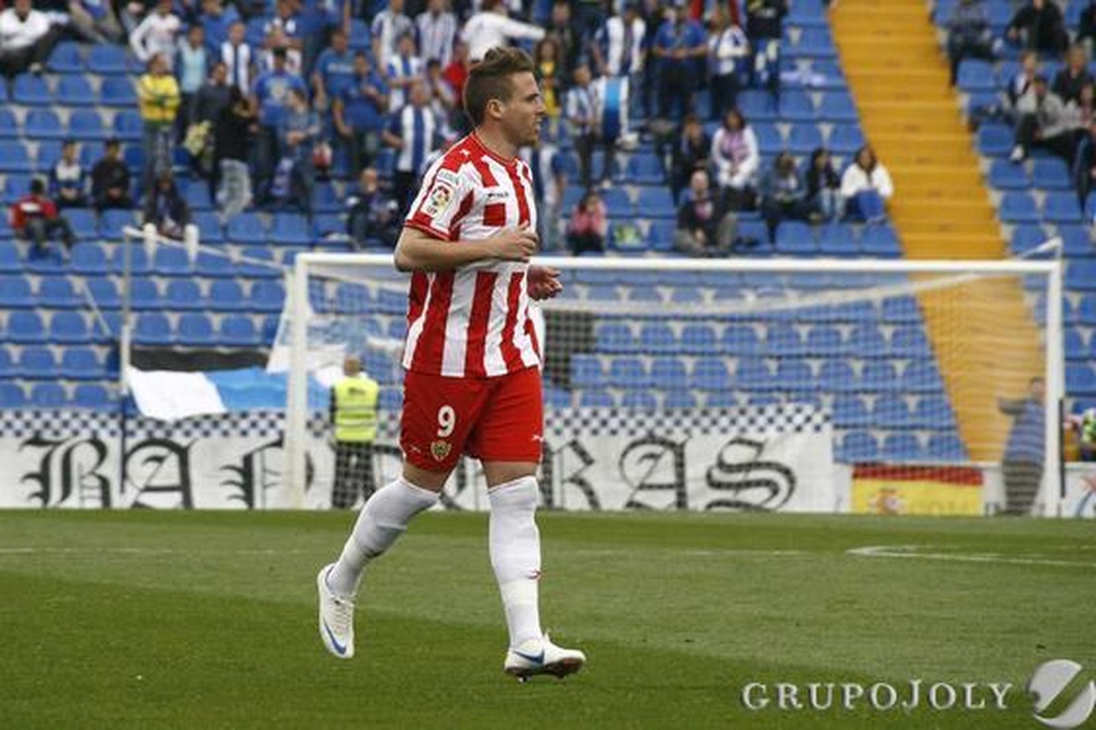 El Almería se lleva un punto del Rico Pérez y se mantiene en la pelea por las plazas de promoción. 

Foto: Rafael Gonzalez