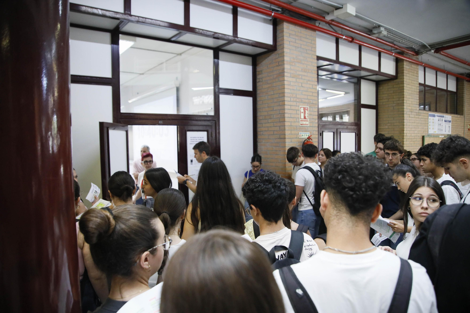 Imágenes de la evaluación para el acceso al sistema universitario (PEvAU)