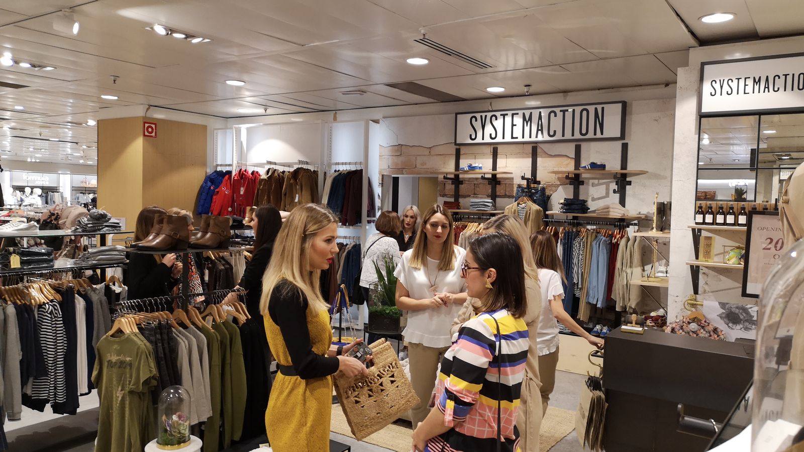 Fiesta de inauguración de System Action en El Corte Inglés de Nervión