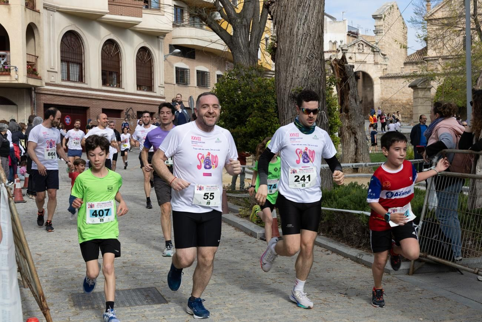Más de 2.100 participantes corren  para promover la salud en Jaén, en imágenes (2)