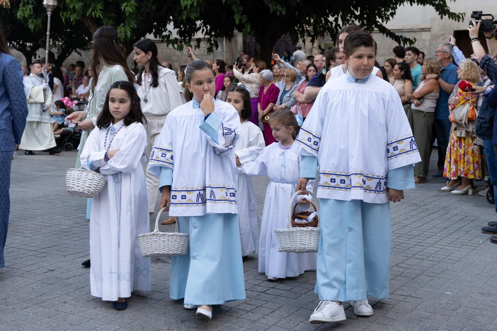 Así ha procesionado la Virgen de la Capilla por Jaén en su día grande.
