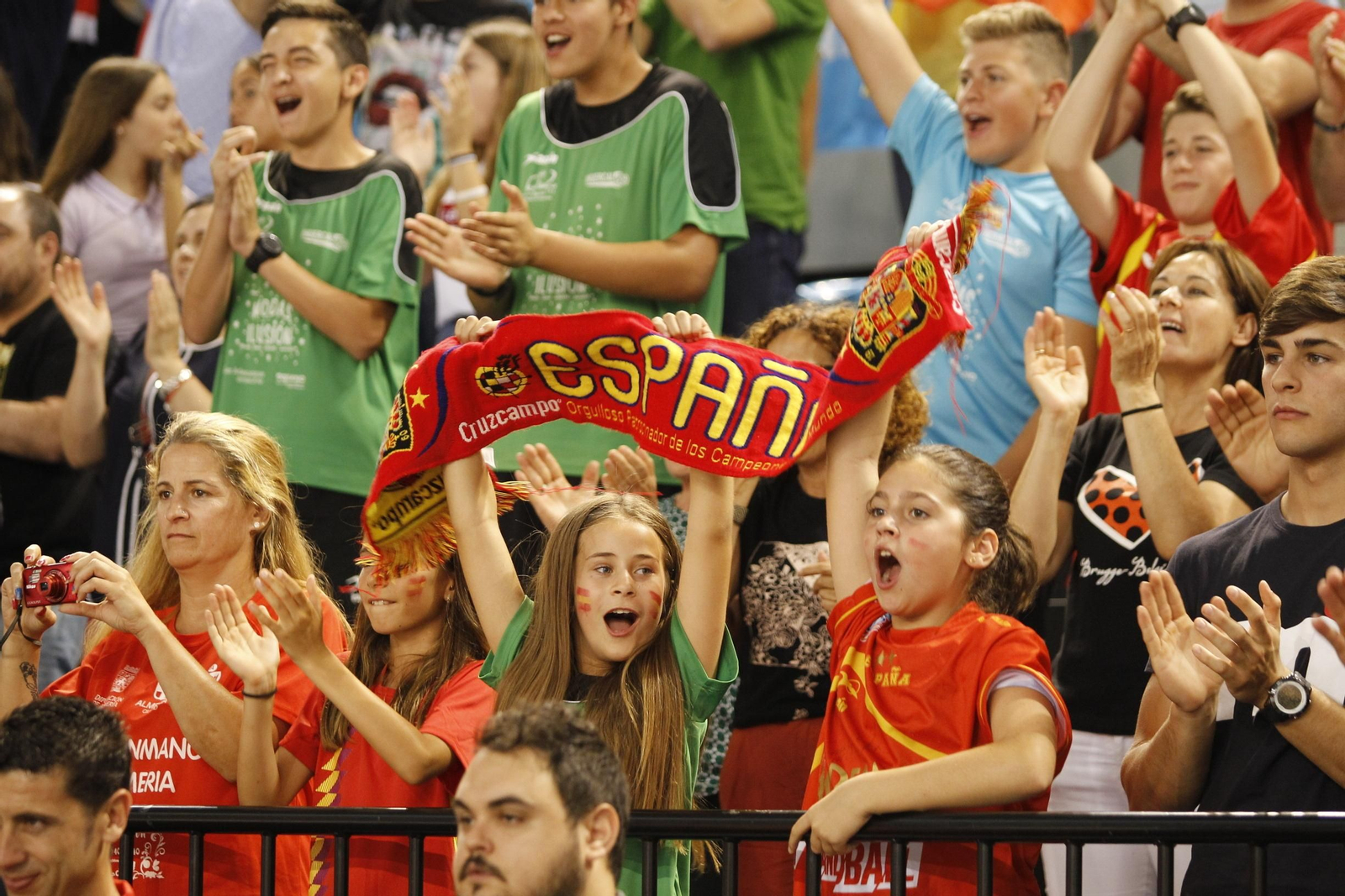 Fotogalería España-Suecia. Balonmano. Palacio Juegos Mediterráneos. Almería