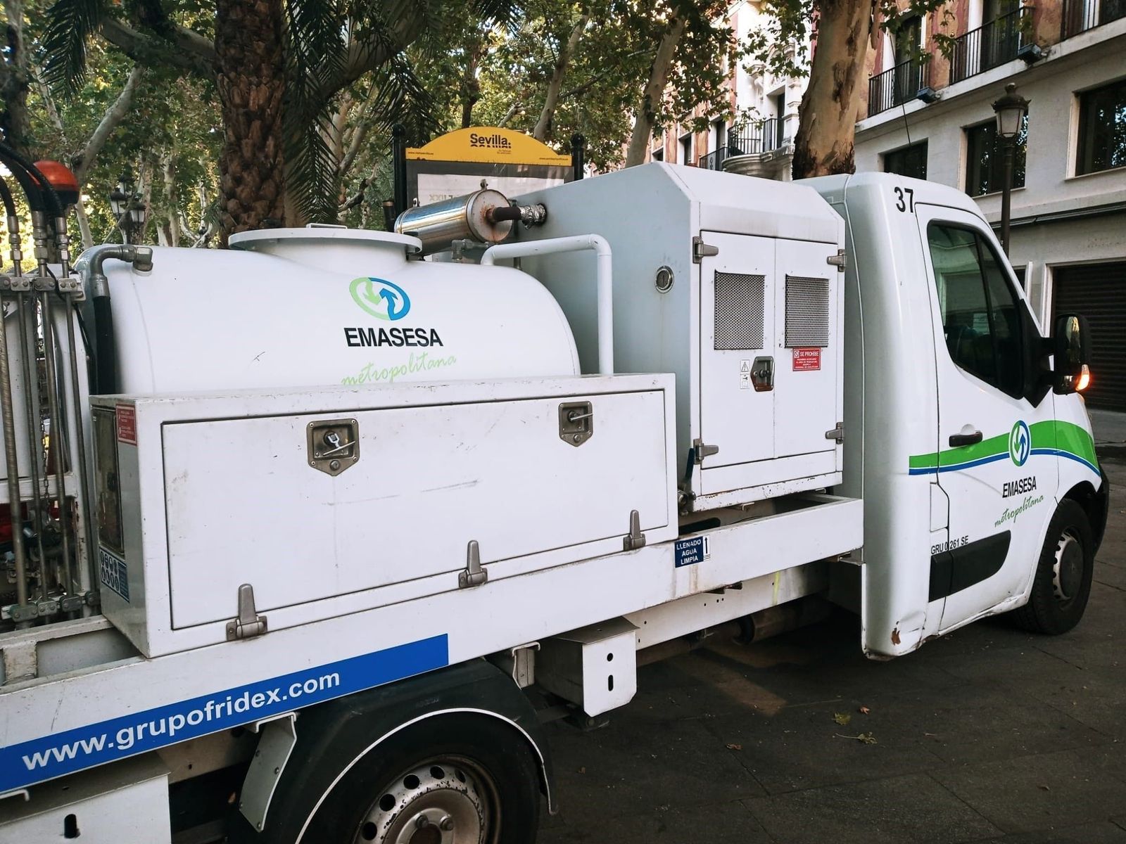 Un vehículo de Emasesa.