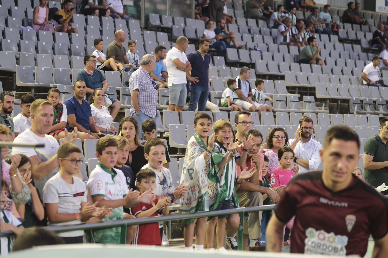 Las mejores fotos del ambiente en El Arcángel para el Córdoba CF - Ibiza