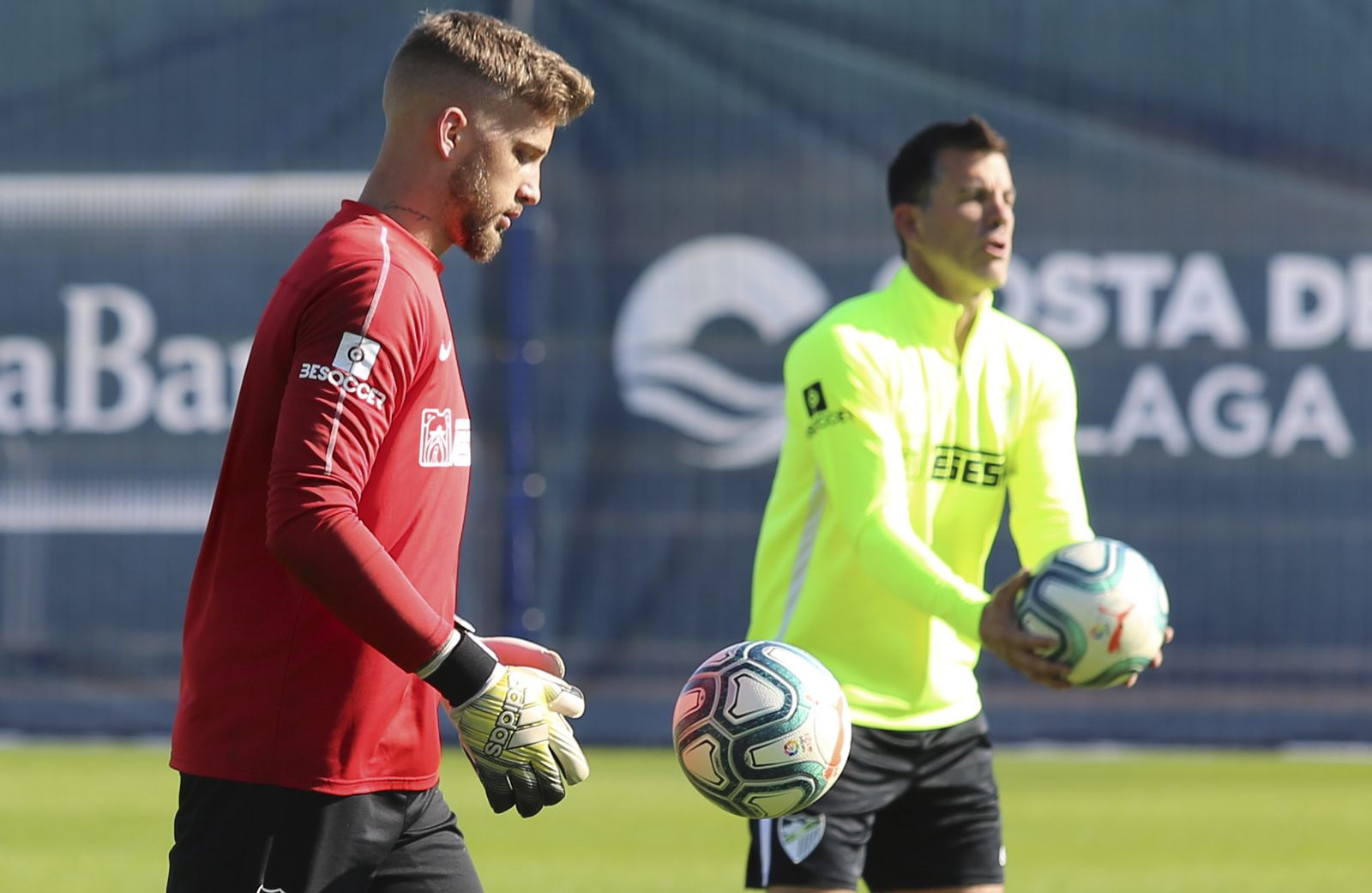 Adrián, Renato Santos y Lombán pisan césped