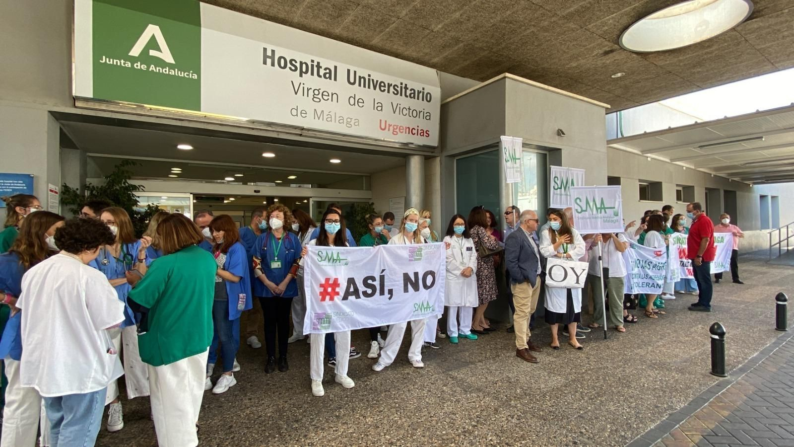 Concentración, este jueves, en el Clínico de Málaga por un intento de agresión a tres médicos de Urgencias.