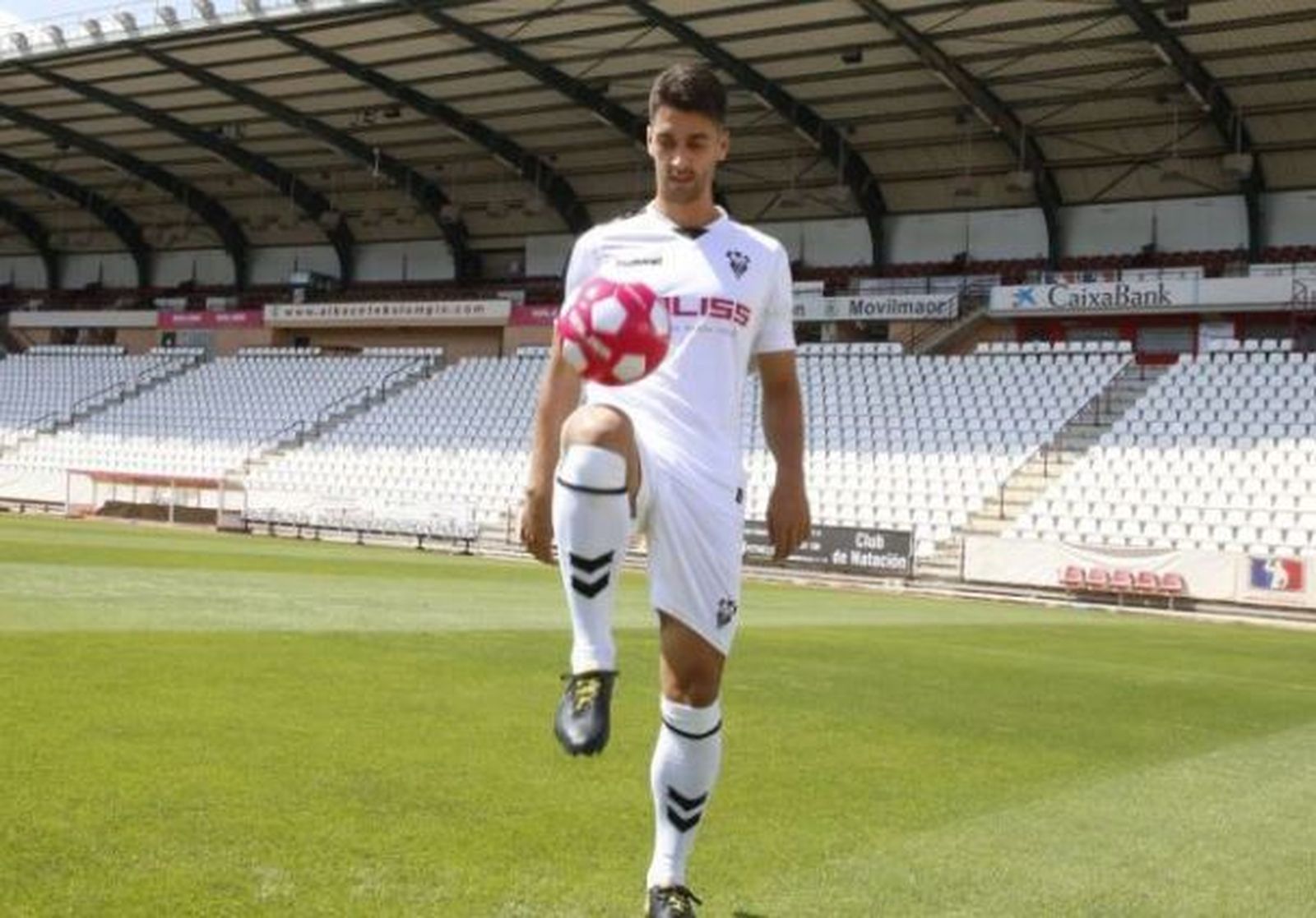 De la Hoz, con el Albacete en su presentación.