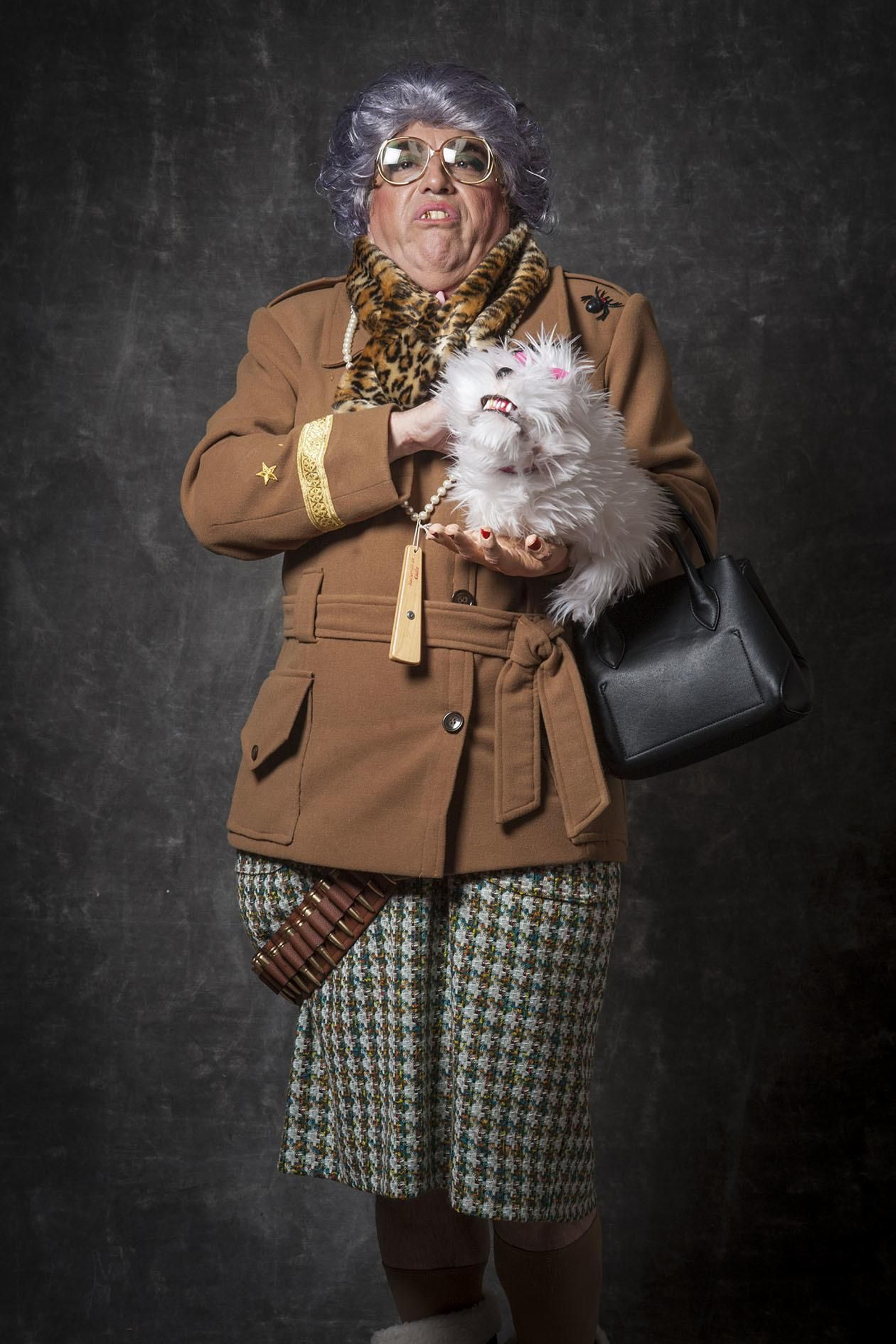 'mi suegra como ya dije'.  Selu García Cossío vuelve a clavar la recreación de un espécimen de la 'fauna' humana.