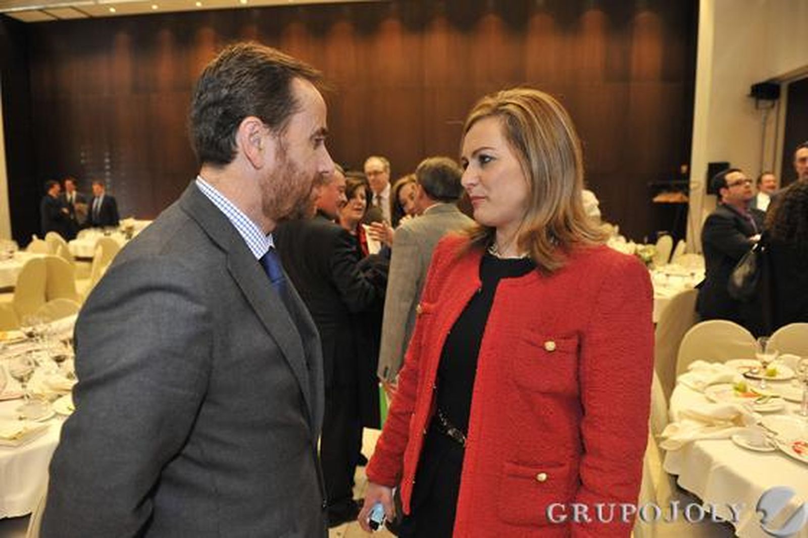Antonio Milla, director general de Aqualogy, con María Jesús Serrano.

Foto: Juan Carlos Vázquez / Manuel Gómez