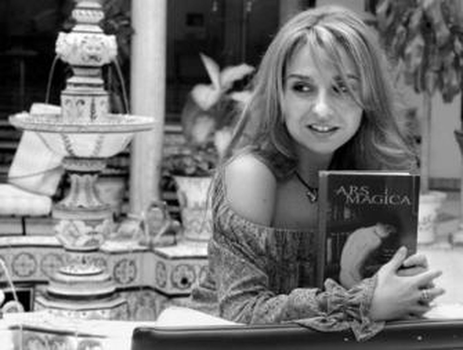 Nerea Riesco es una de las escritoras que participa en esta iniciativa de fomento del libro.