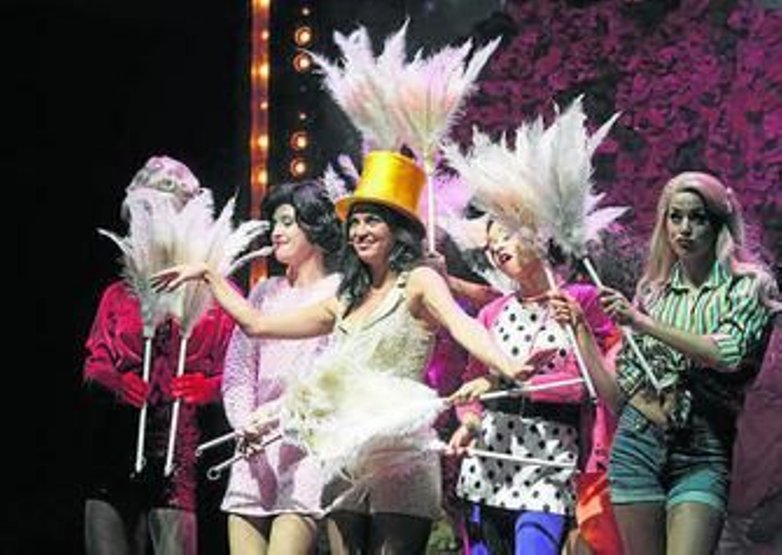 Pase gráfico del musical 'Más de cien mentiras'.