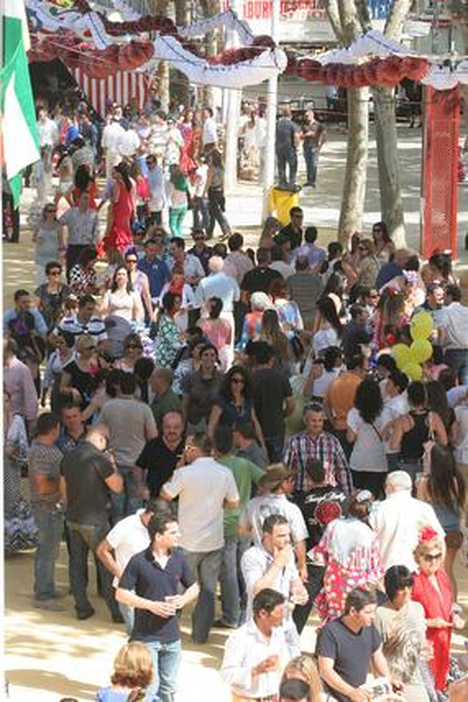 Numeroso público durante toda la jornada de Feria. 

Foto: Andres Mora