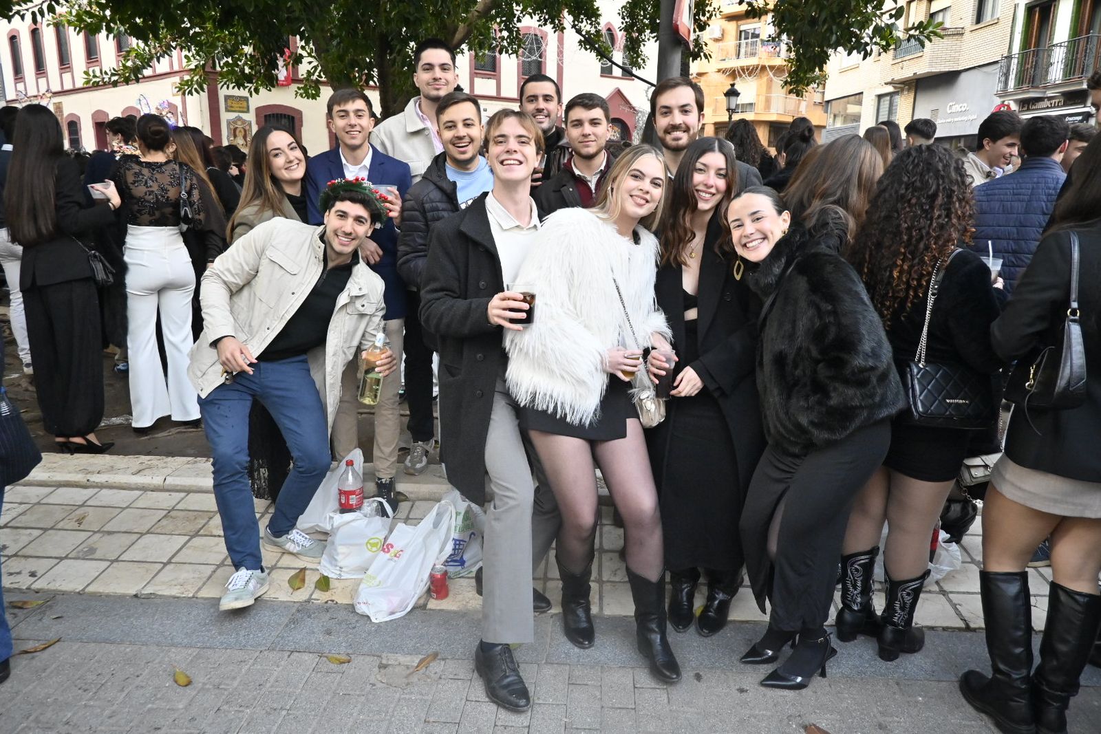 Búscate en las mejores fotografías del tardeo de este 31 de diciembre en Huelva